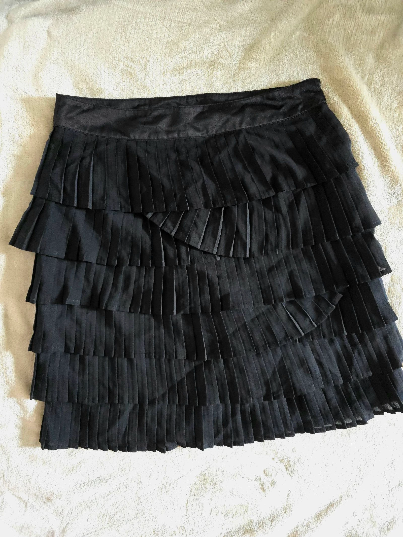 Grain de Malice Mini Saia Preta com Babado Plissada em Camadas Tamanho S 36 – photo 2